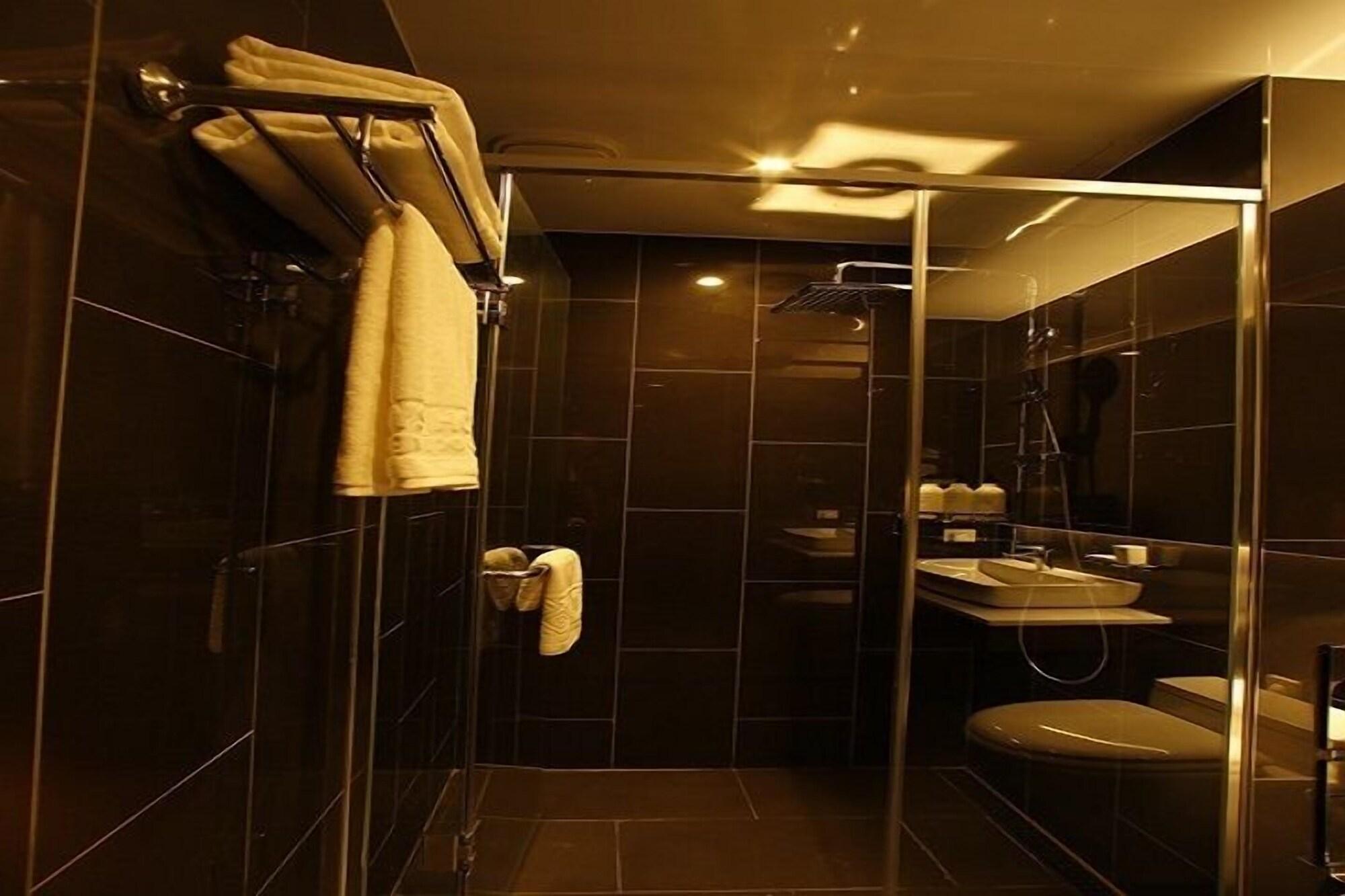 Golden Daisy Hotel Согвипхо Экстерьер фото
