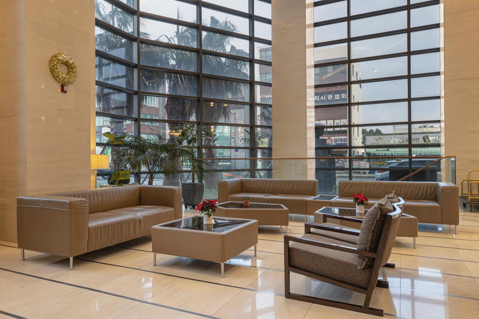 Golden Daisy Hotel Согвипхо Экстерьер фото